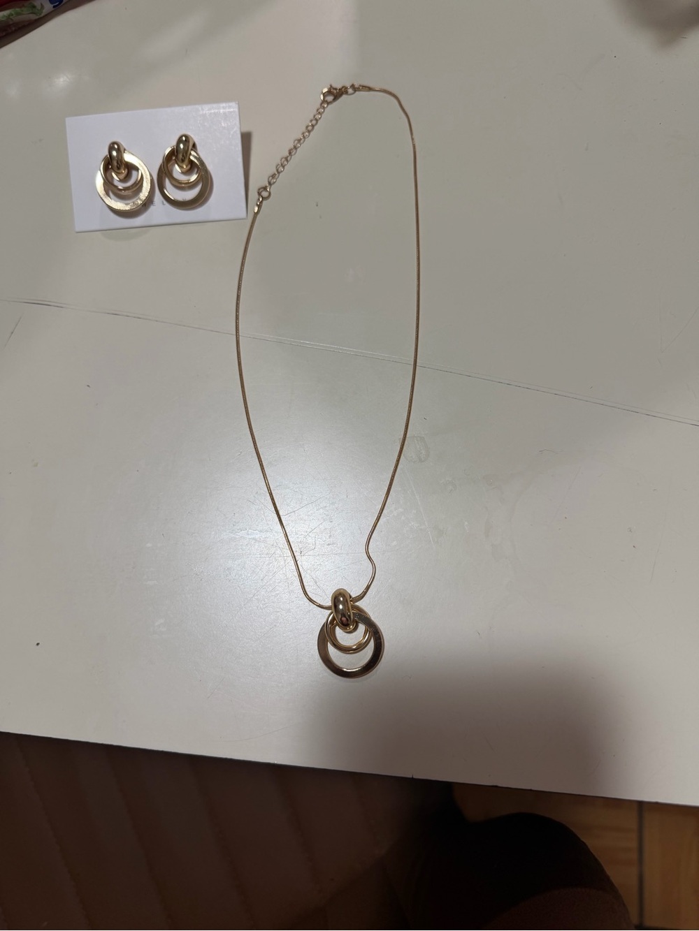 Classic Gold Interlocking Circle Pendant Necklace with Matching Earrings